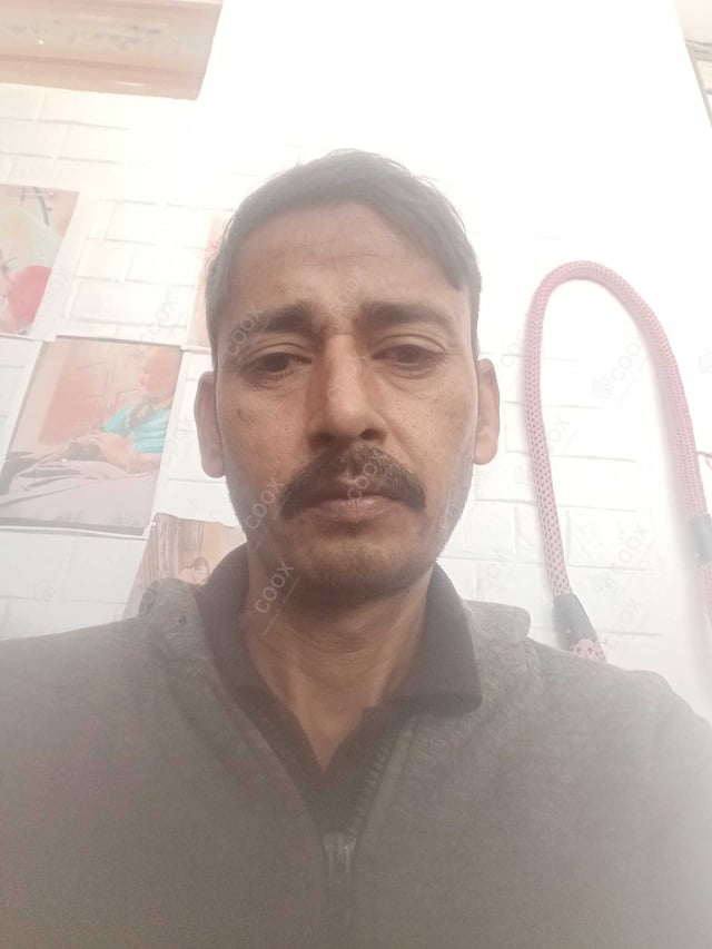 Chef from COOX at bookings. Professional cooks chefs at home