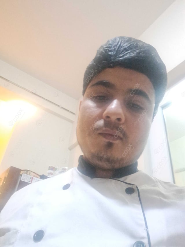 Chef from COOX at bookings. Professional cooks chefs at home