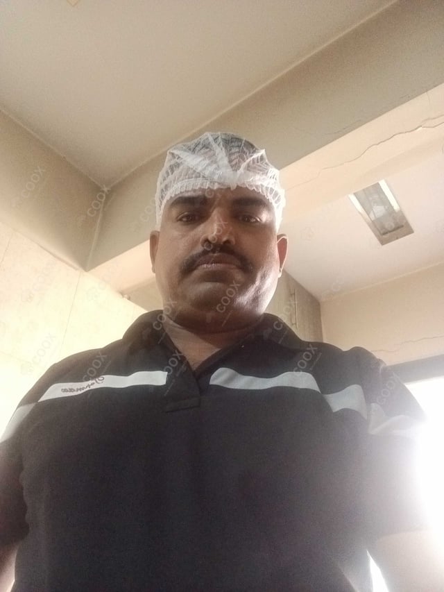 Chef from COOX at bookings. Professional cooks chefs at home