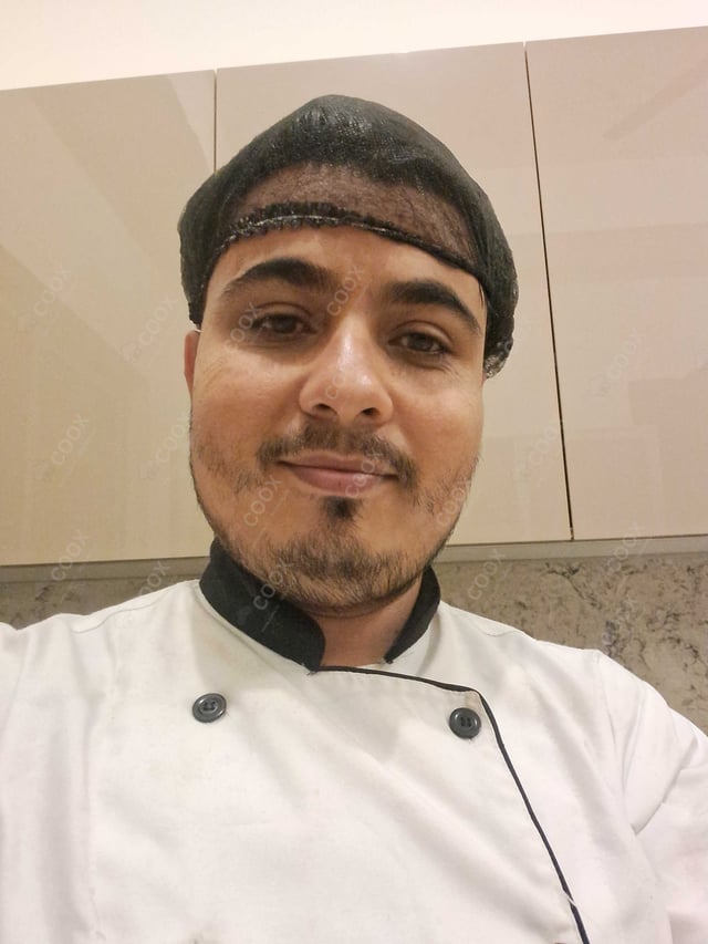 Chef from COOX at bookings. Professional cooks chefs at home