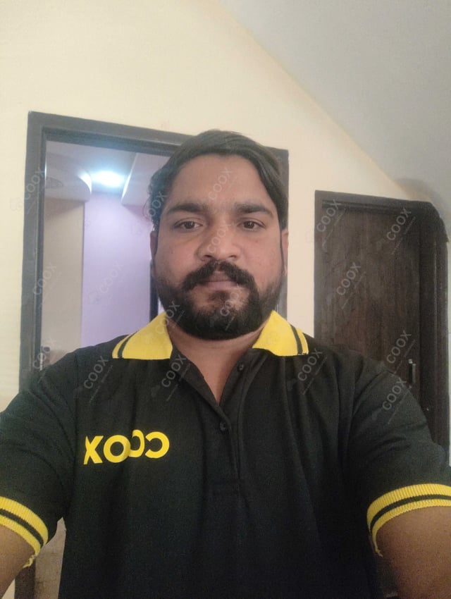 Chef from COOX at bookings. Professional cooks chefs at home