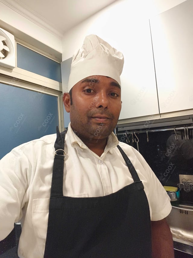 Chef from COOX at bookings. Professional cooks chefs at home