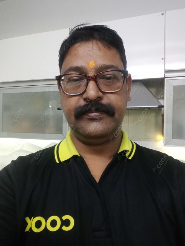 Chef from COOX at bookings. Professional cooks chefs at home