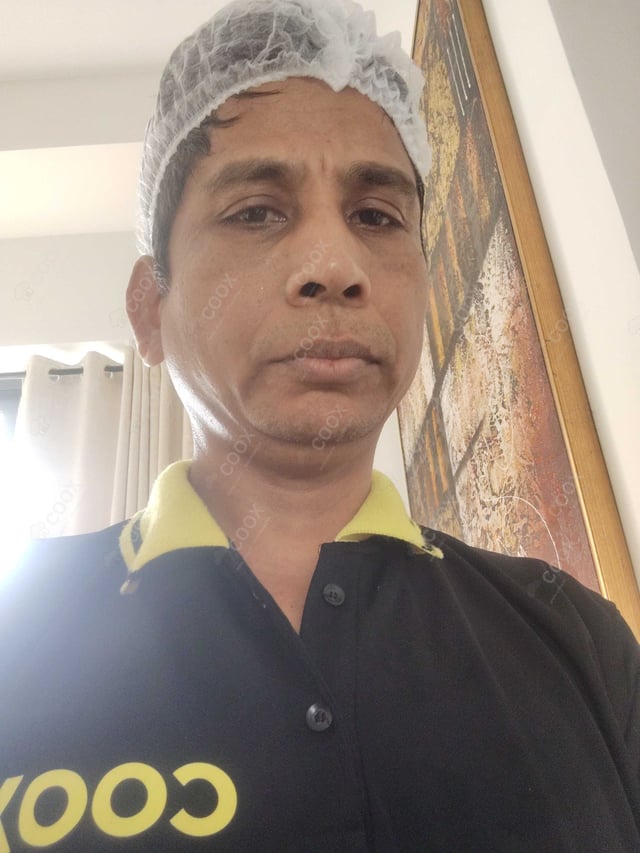 Chef from COOX at bookings. Professional cooks chefs at home