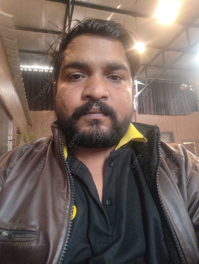 Chef from COOX at bookings. Professional cooks chefs at home