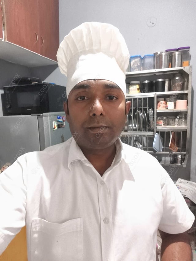 Chef from COOX at bookings. Professional cooks chefs at home