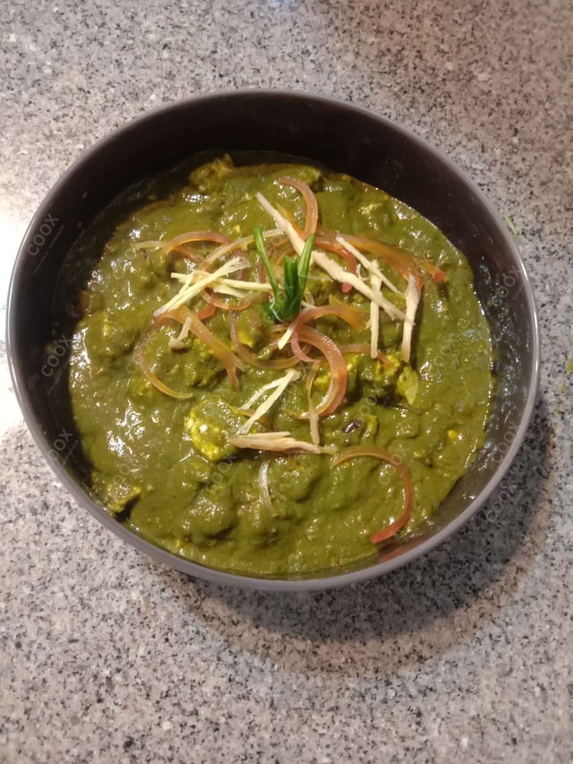 Tasty Palak Paneer cooked by COOX chefs cooks during occasions parties events at home