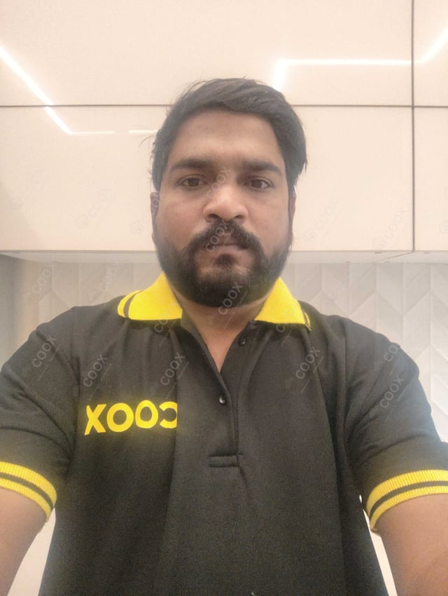 Chef from COOX at bookings. Professional cooks chefs at home