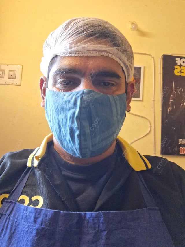 Chef from COOX at bookings. Professional cooks chefs at home