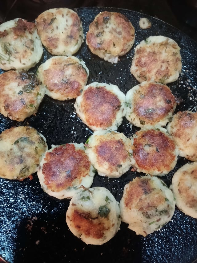 Delicious Aloo Tikki Chaat prepared by COOX