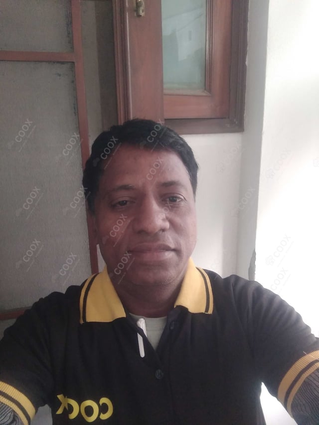 Chef from COOX at bookings. Professional cooks chefs at home