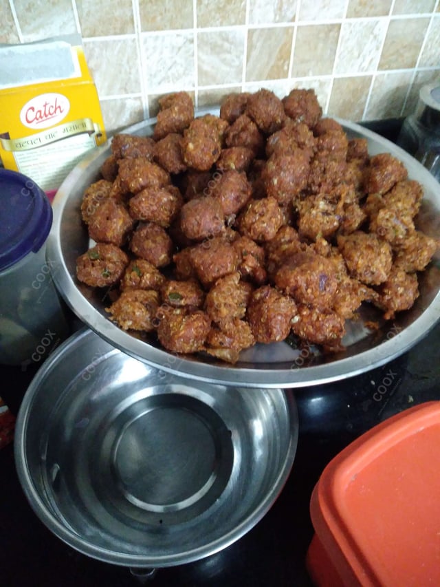 Delicious Veg Hakka Noodles prepared by COOX