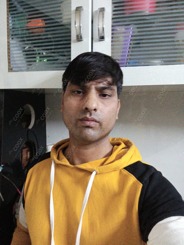 Chef from COOX at bookings. Professional cooks chefs at home