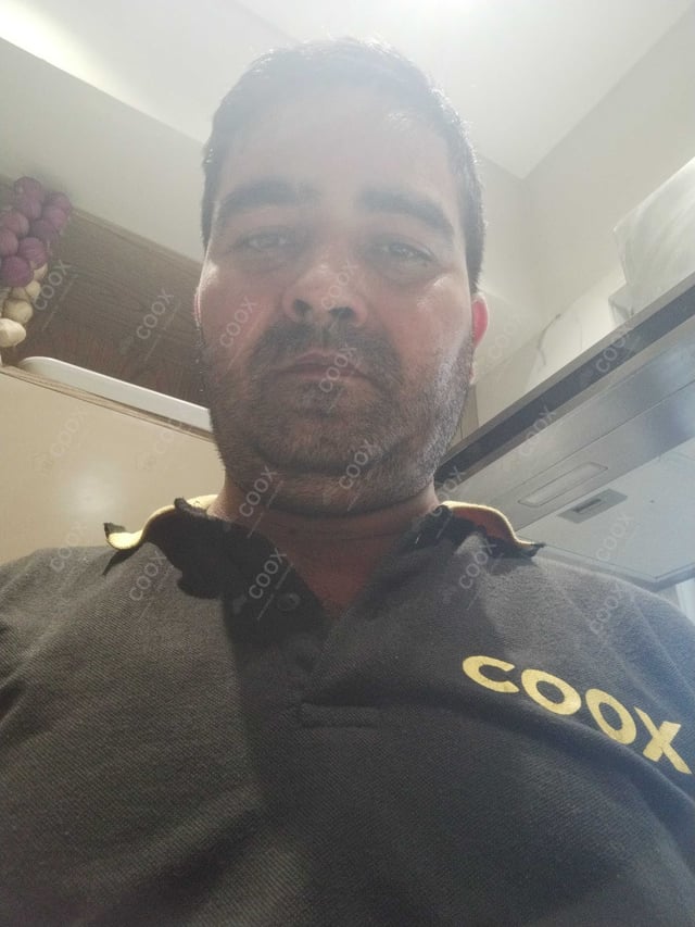 Chef from COOX at bookings. Professional cooks chefs at home