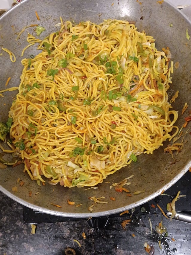 Delicious Veg Hakka Noodles prepared by COOX
