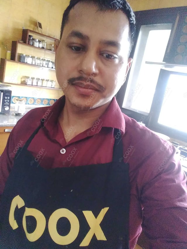 Chef from COOX at bookings. Professional cooks chefs at home