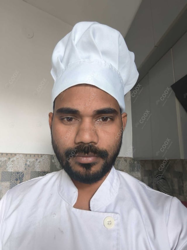 Chef from COOX at bookings. Professional cooks chefs at home