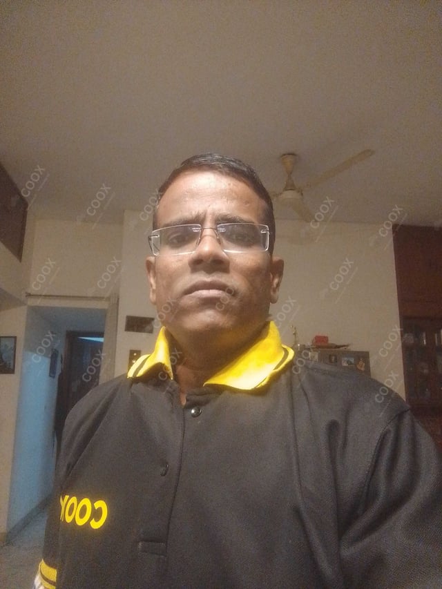 Chef from COOX at bookings. Professional cooks chefs at home