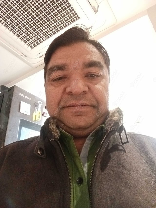 Chef from COOX at bookings. Professional cooks chefs at home