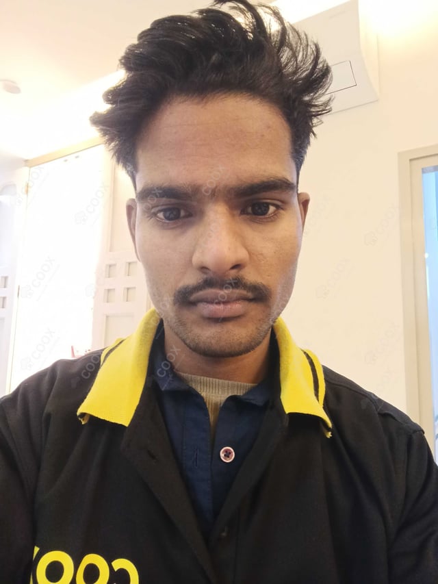 Chef from COOX at bookings. Professional cooks chefs at home