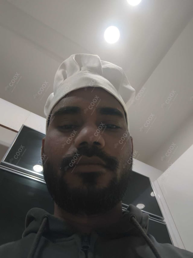 Chef from COOX at bookings. Professional cooks chefs at home