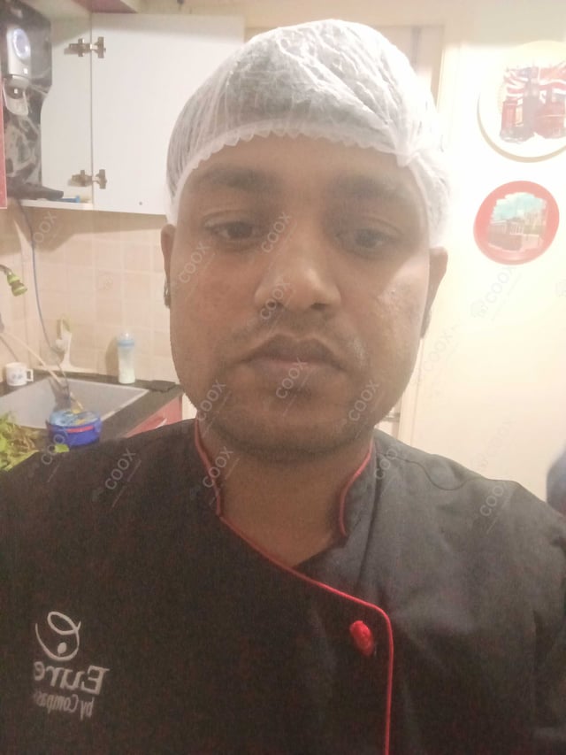 Chef from COOX at bookings. Professional cooks chefs at home