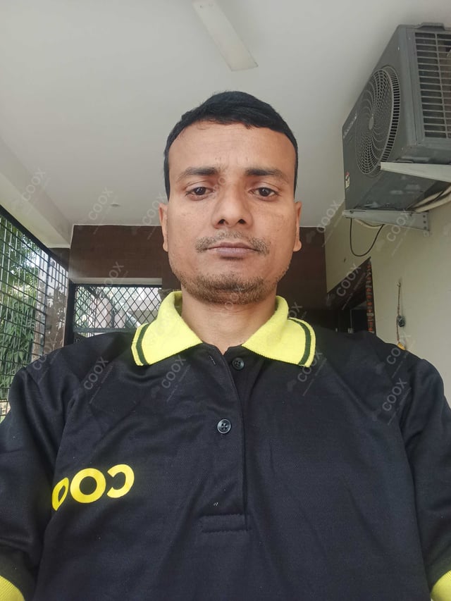 Chef from COOX at bookings. Professional cooks chefs at home