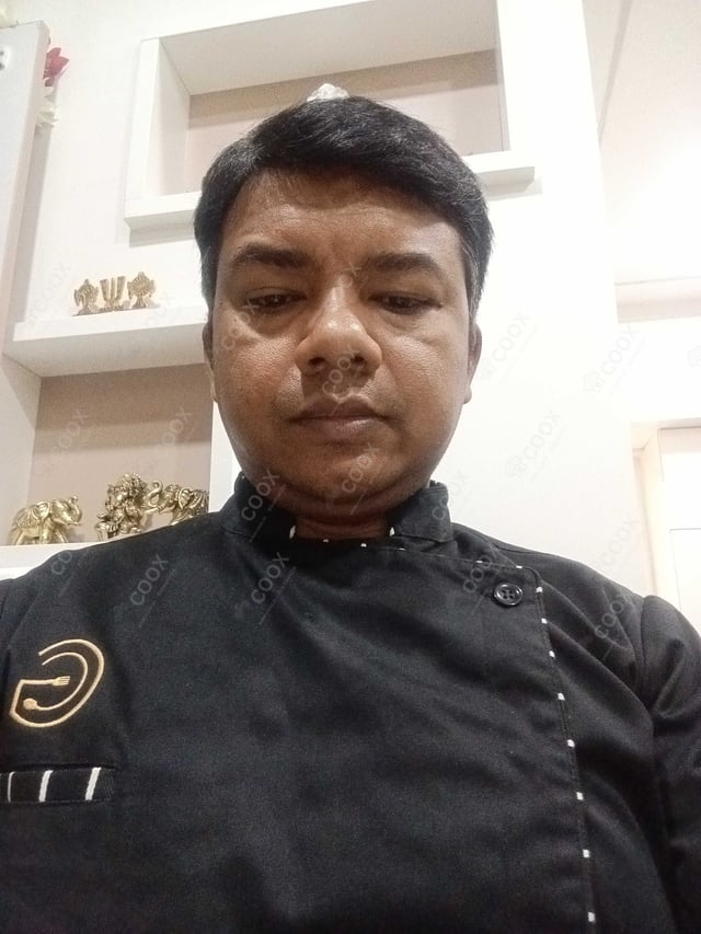 Chef from COOX at bookings. Professional cooks chefs at home