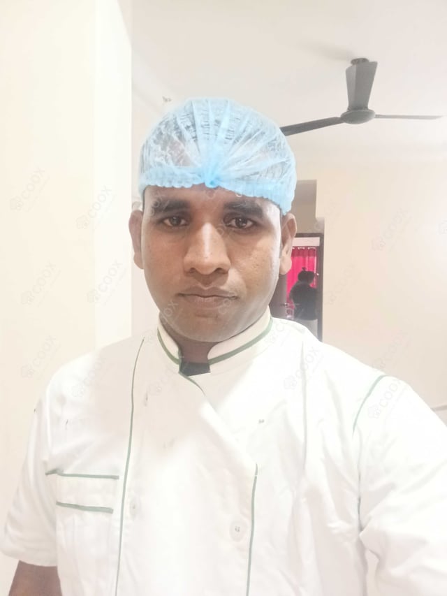 Chef from COOX at bookings. Professional cooks chefs at home