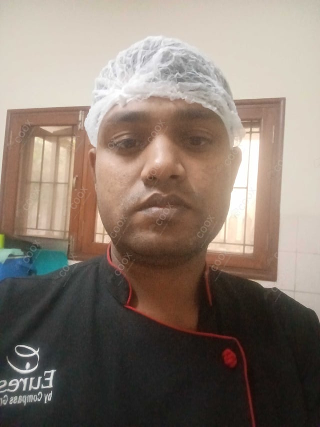 Chef from COOX at bookings. Professional cooks chefs at home