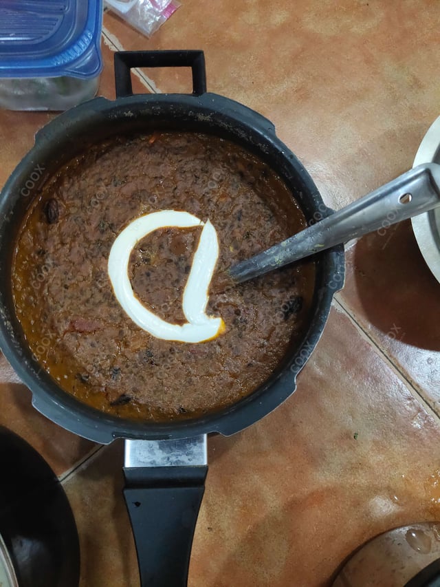 Delicious Dal Makhani prepared by COOX