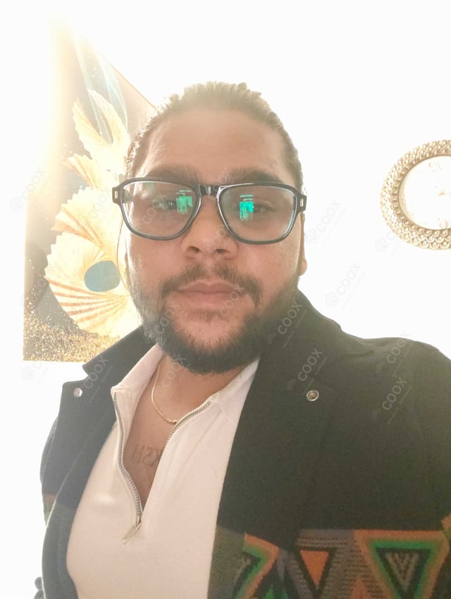 Chef from COOX at bookings. Professional cooks chefs at home