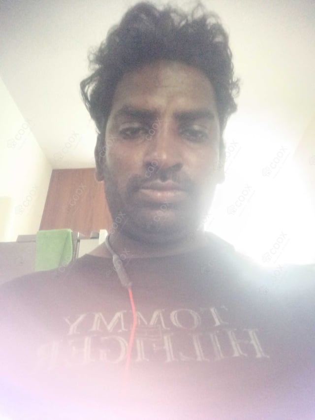 Chef from COOX at bookings. Professional cooks chefs at home