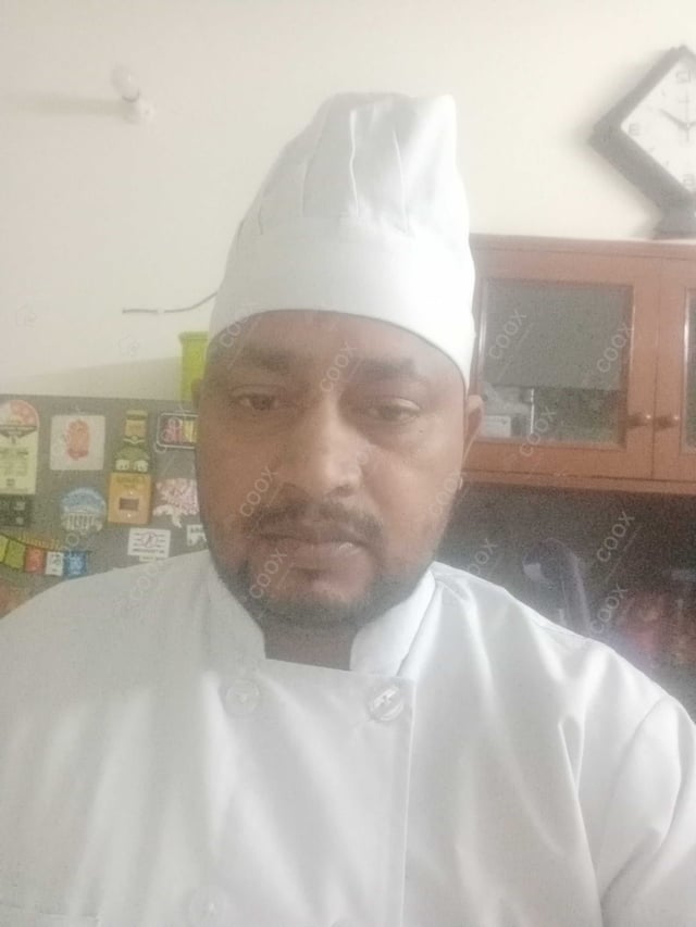 Chef from COOX at bookings. Professional cooks chefs at home