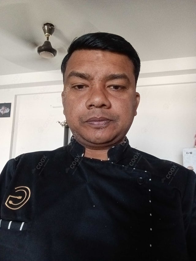 Chef from COOX at bookings. Professional cooks chefs at home