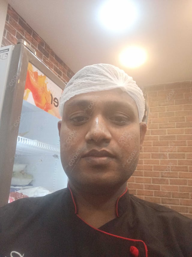 Chef from COOX at bookings. Professional cooks chefs at home