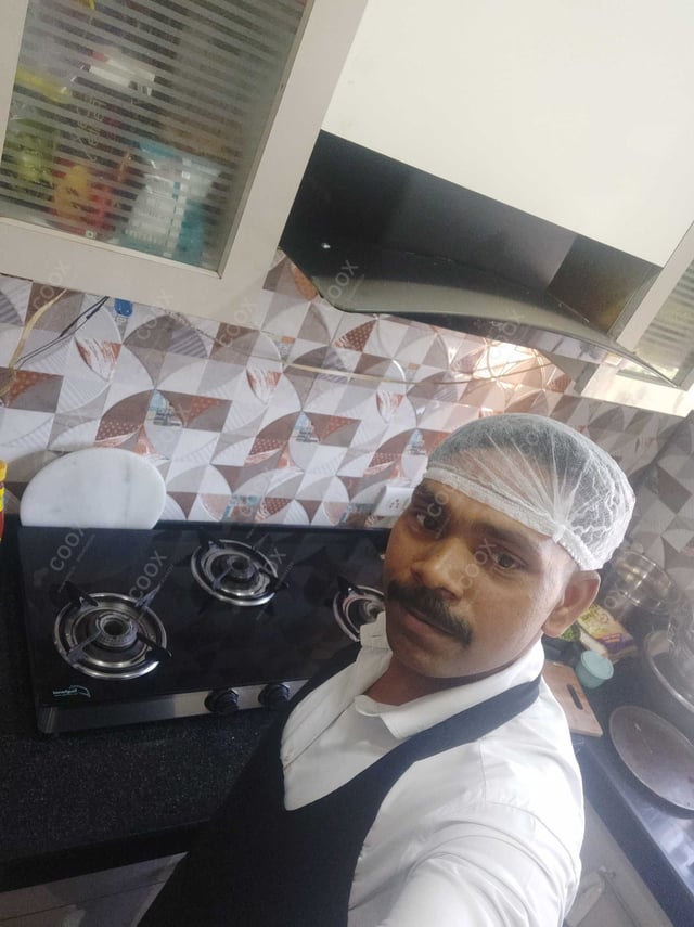 Chef from COOX at bookings. Professional cooks chefs at home