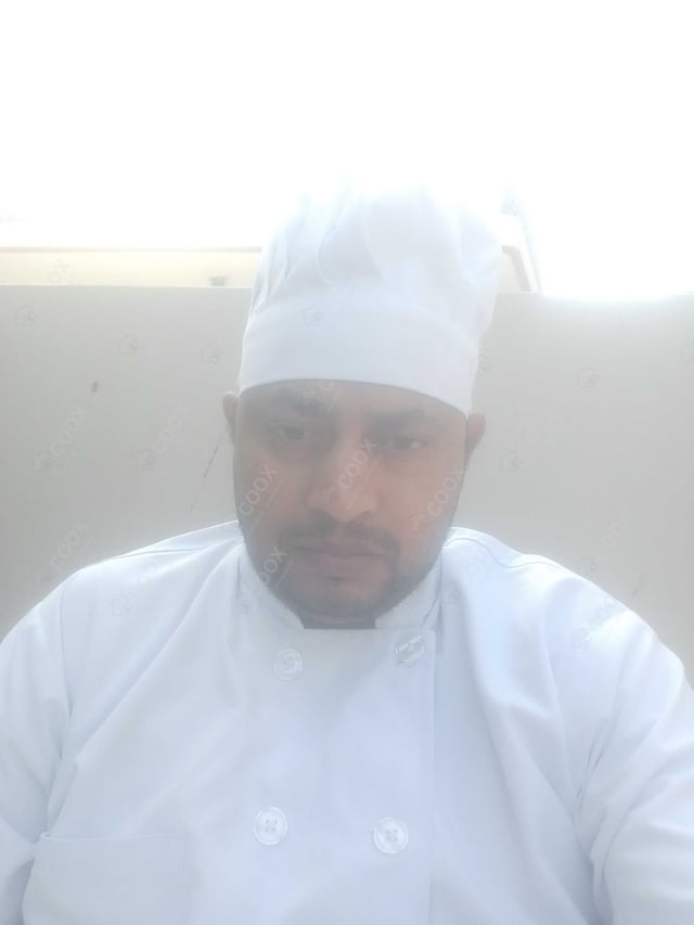 Chef from COOX at bookings. Professional cooks chefs at home