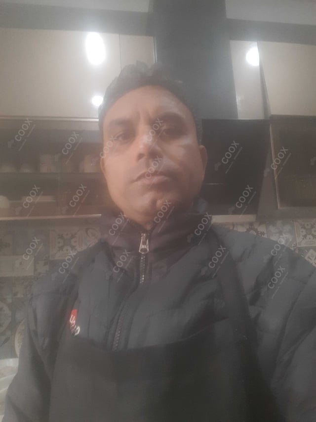 Chef from COOX at bookings. Professional cooks chefs at home