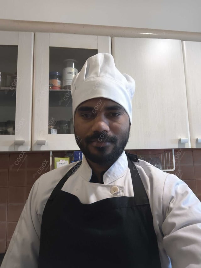 Chef from COOX at bookings. Professional cooks chefs at home