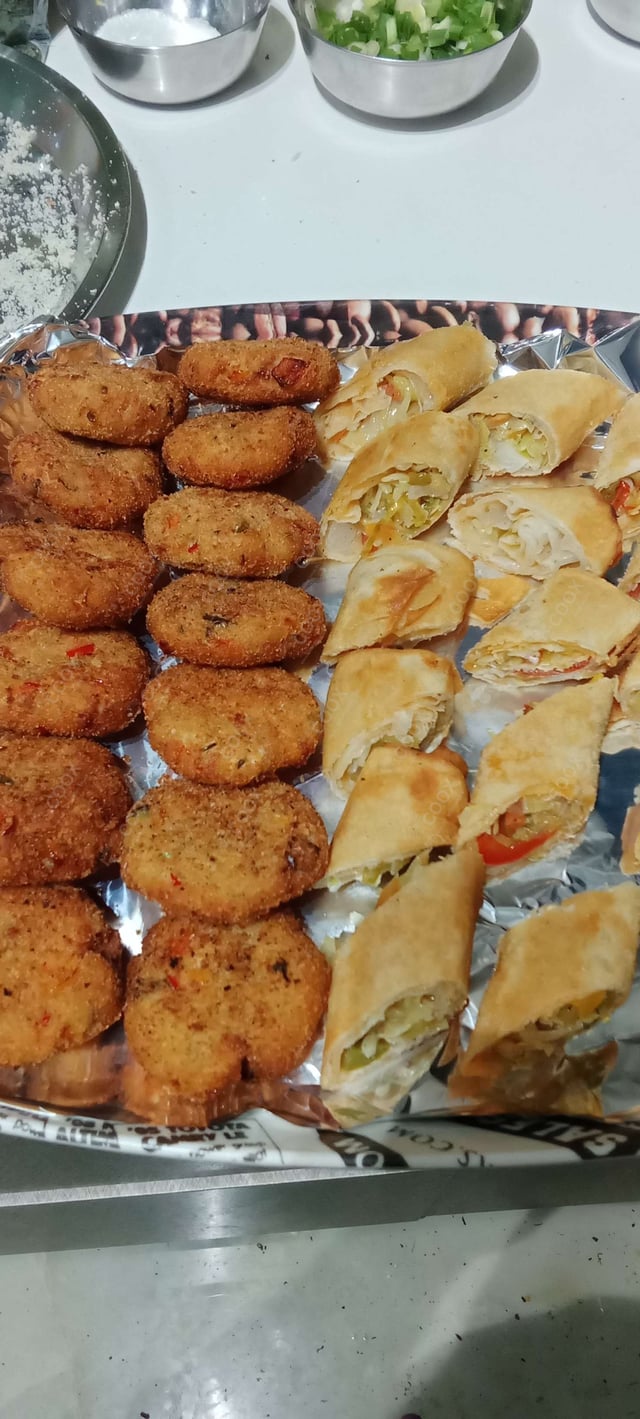 Tasty Chicken Pizza cooked by COOX chefs cooks during occasions parties events at home