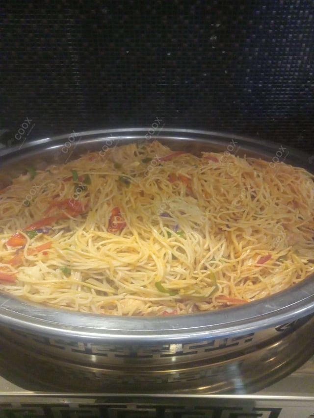 Delicious Chicken Hakka Noodles prepared by COOX