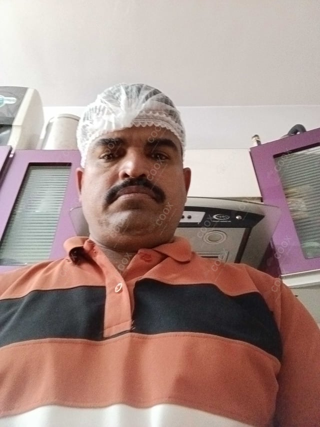 Chef from COOX at bookings. Professional cooks chefs at home