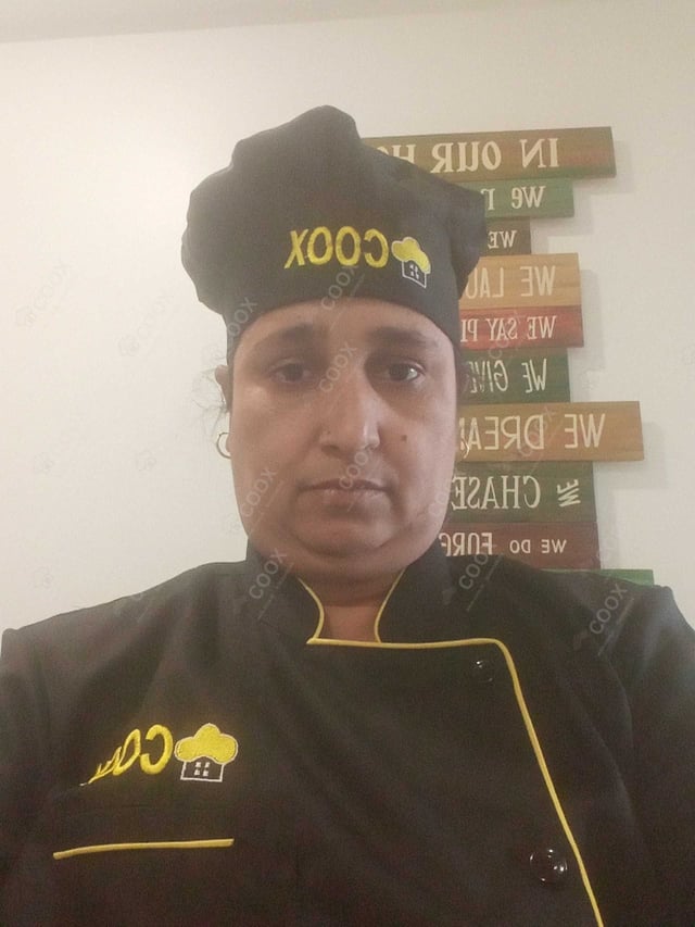 Chef from COOX at bookings. Professional cooks chefs at home