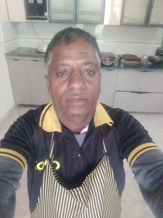 Chef from COOX at bookings. Professional cooks chefs at home