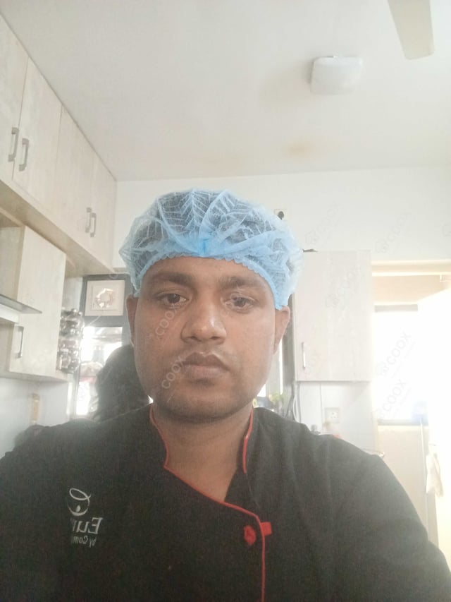 Chef from COOX at bookings. Professional cooks chefs at home