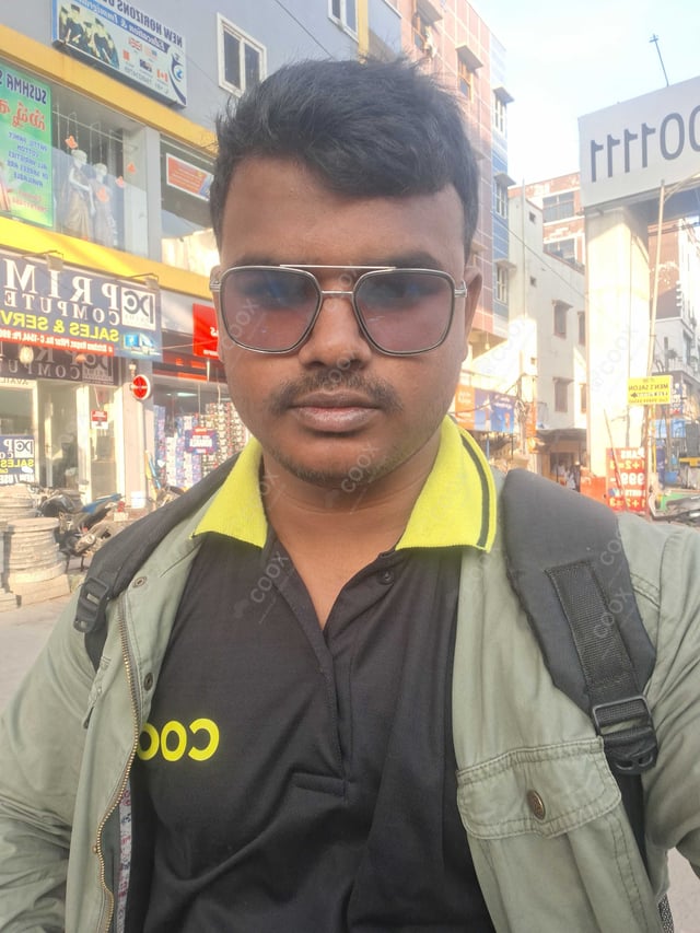 Chef from COOX at bookings. Professional cooks chefs at home