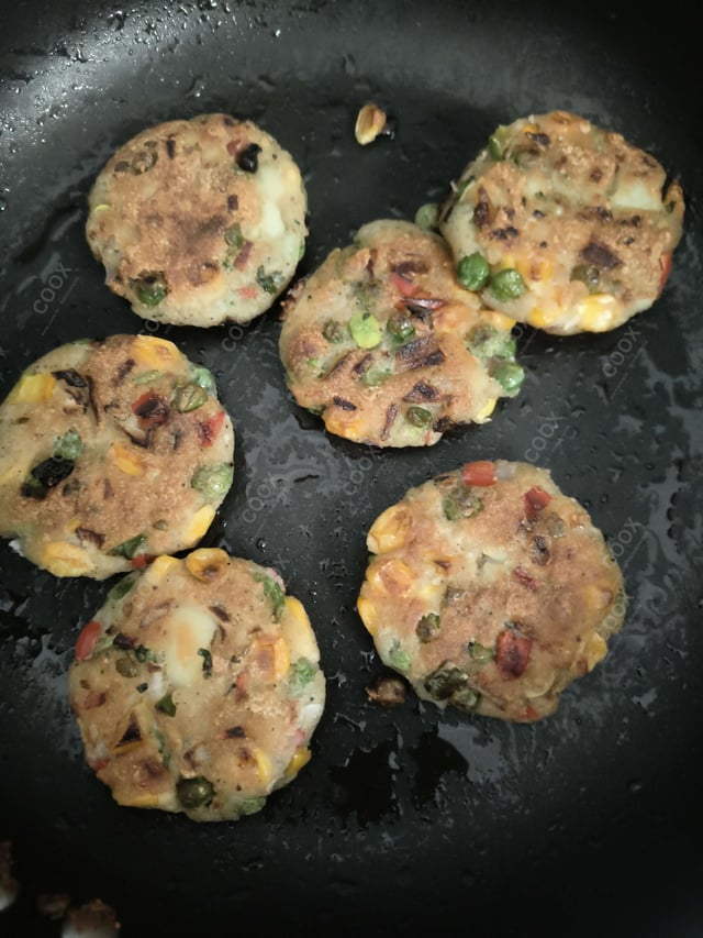 Delicious Veg Cutlets prepared by COOX