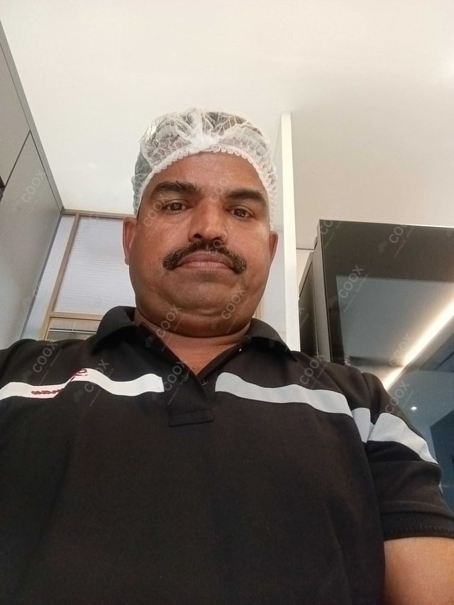 Chef from COOX at bookings. Professional cooks chefs at home