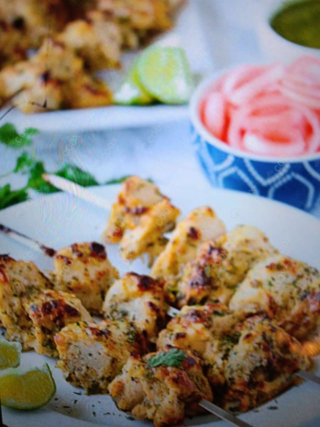 Delicious Murgh Malai Tikka prepared by COOX
